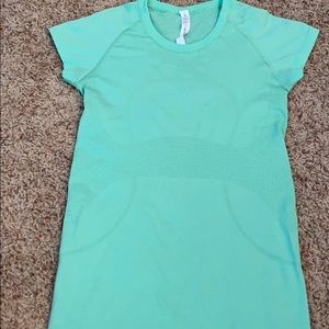 Lululemon lime green swiftly top